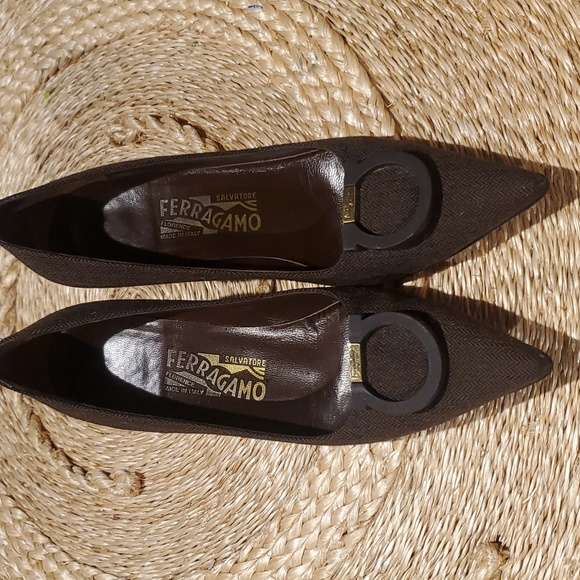 🔥🔥🔥🔥AUTHENTIC SALVATORE FERRAGAMO 7.5 🔥🔥🔥 - Picture 1 of 4